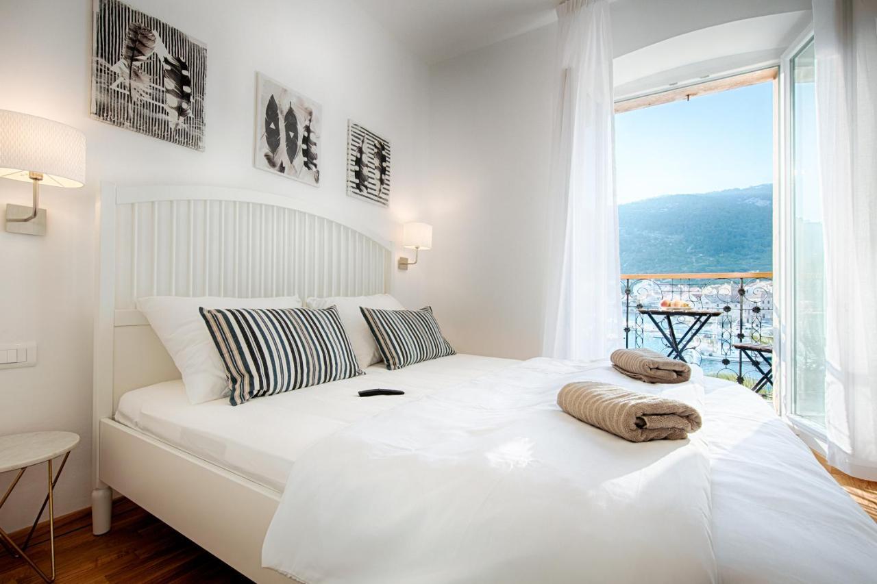 Seafront Rooms Koluna Komiža Buitenkant foto