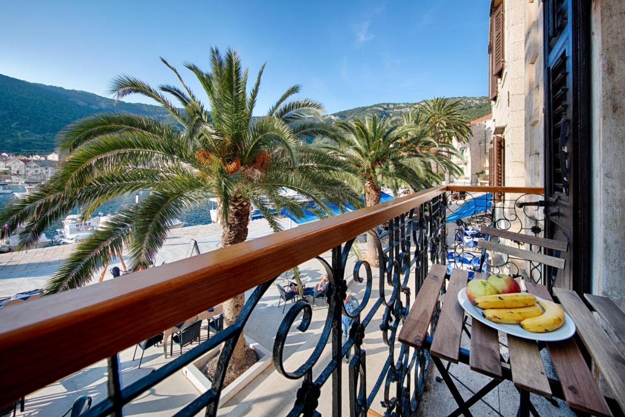 Seafront Rooms Koluna Komiža Buitenkant foto