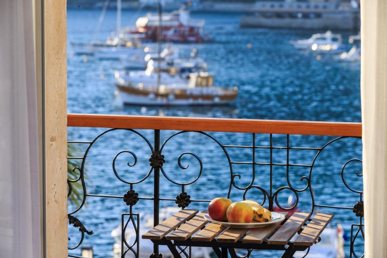 Seafront Rooms Koluna Komiža Buitenkant foto