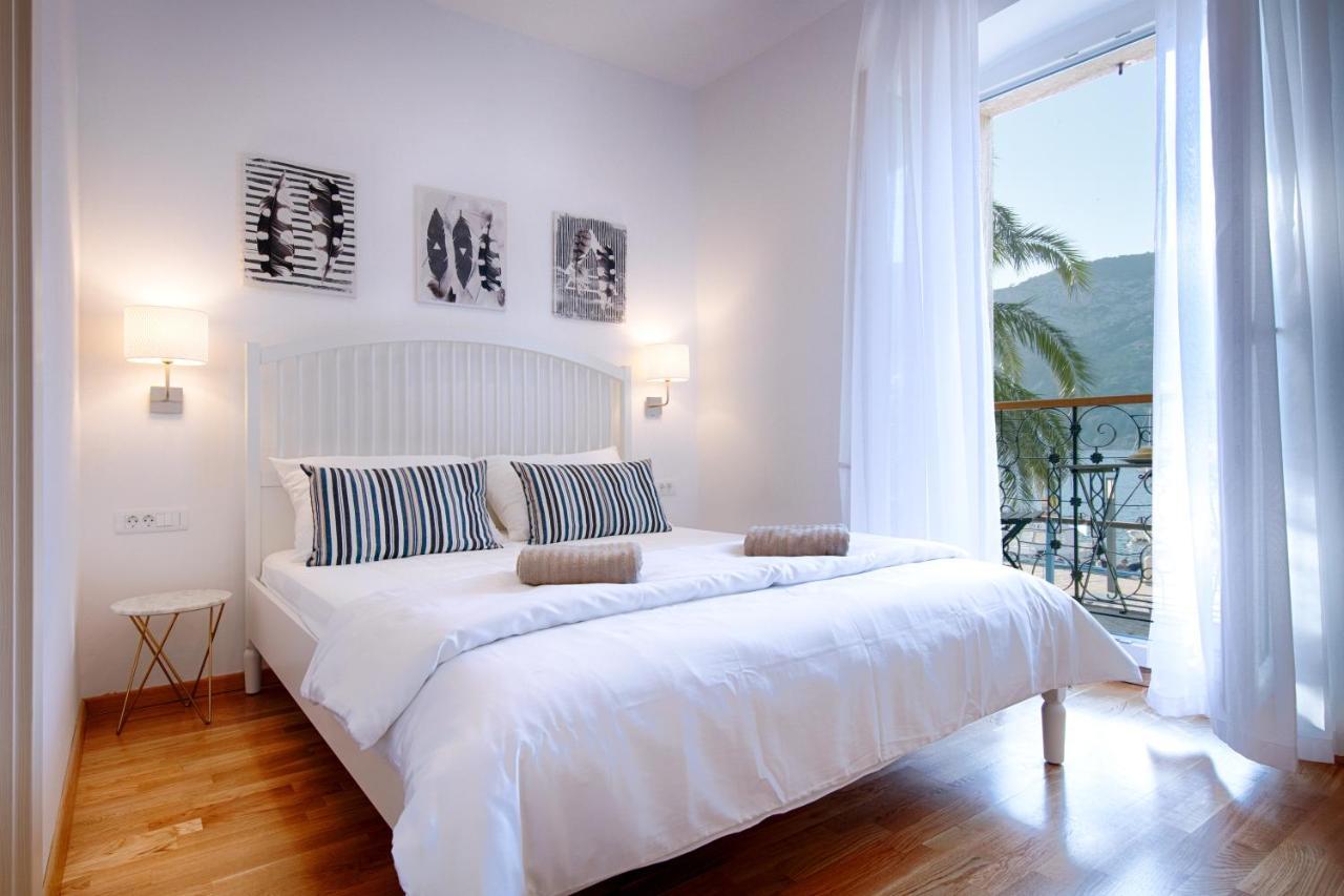 Seafront Rooms Koluna Komiža Buitenkant foto
