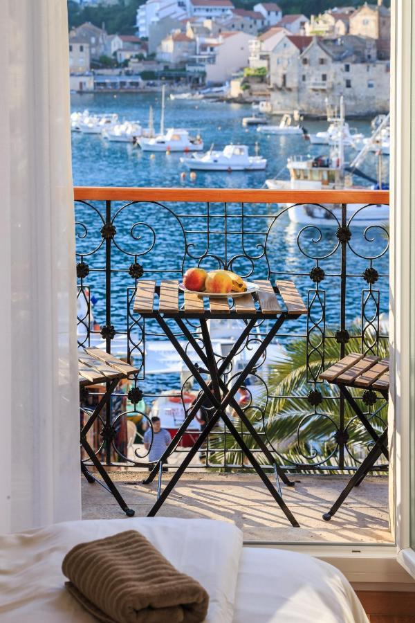 Seafront Rooms Koluna Komiža Buitenkant foto