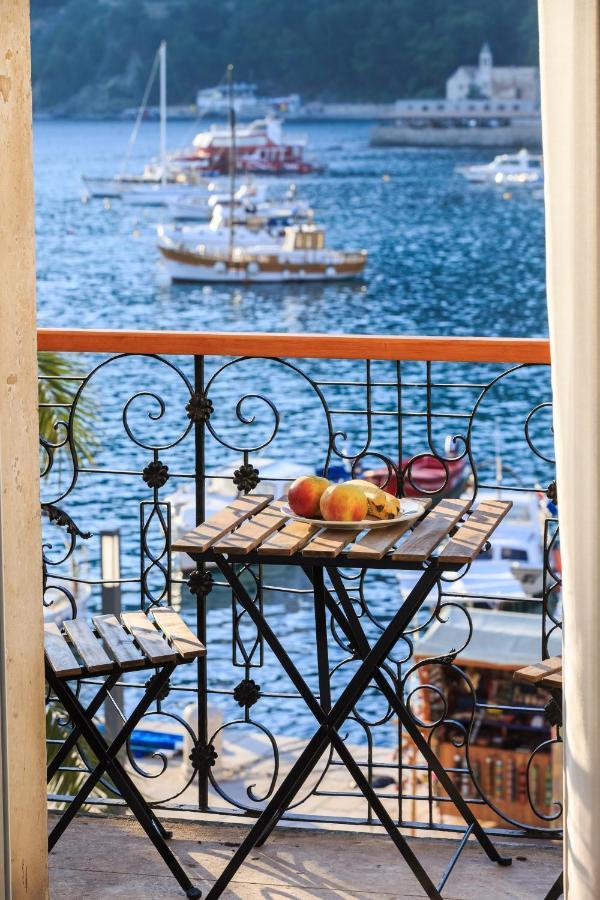 Seafront Rooms Koluna Komiža Buitenkant foto